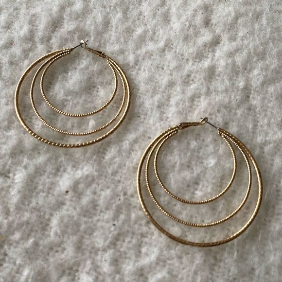 Unique Gold Hoop Earrings - Multi-size 3 hoops in one - Picture 1 of 6